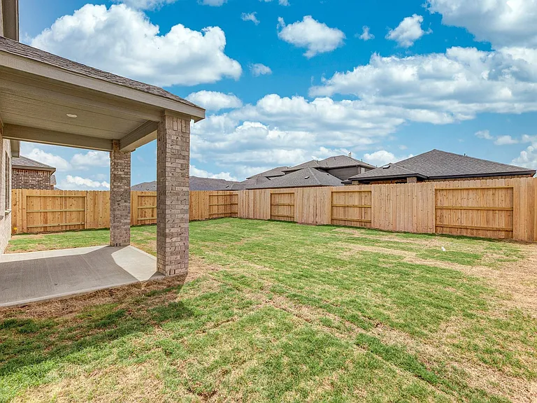 9723 Rialto Heights Dr — Photo 34