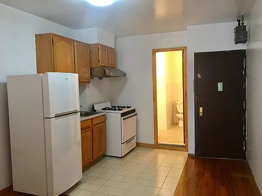 Rented by Bowery Property Management Inc. | media 9
