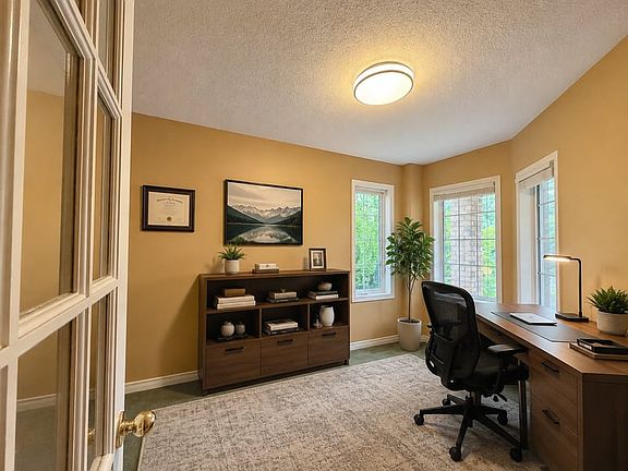 5th image of 46 Carwood Cir