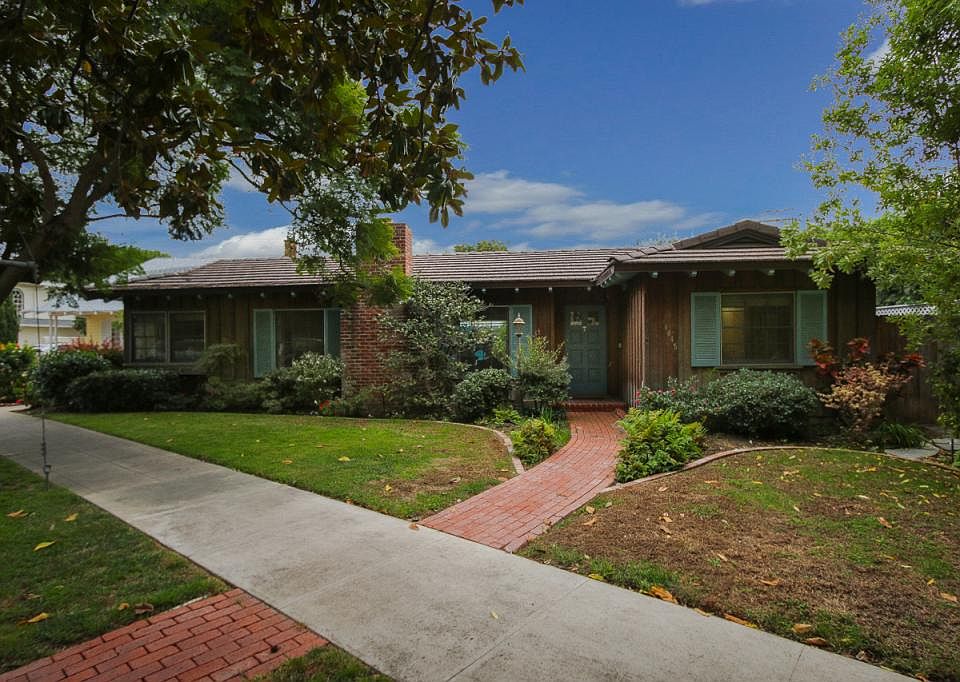1st image of 1045 Adella Ave
