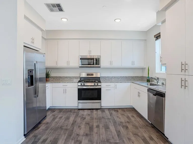 5406 Beach Bluff Ln #212 — Photo 13