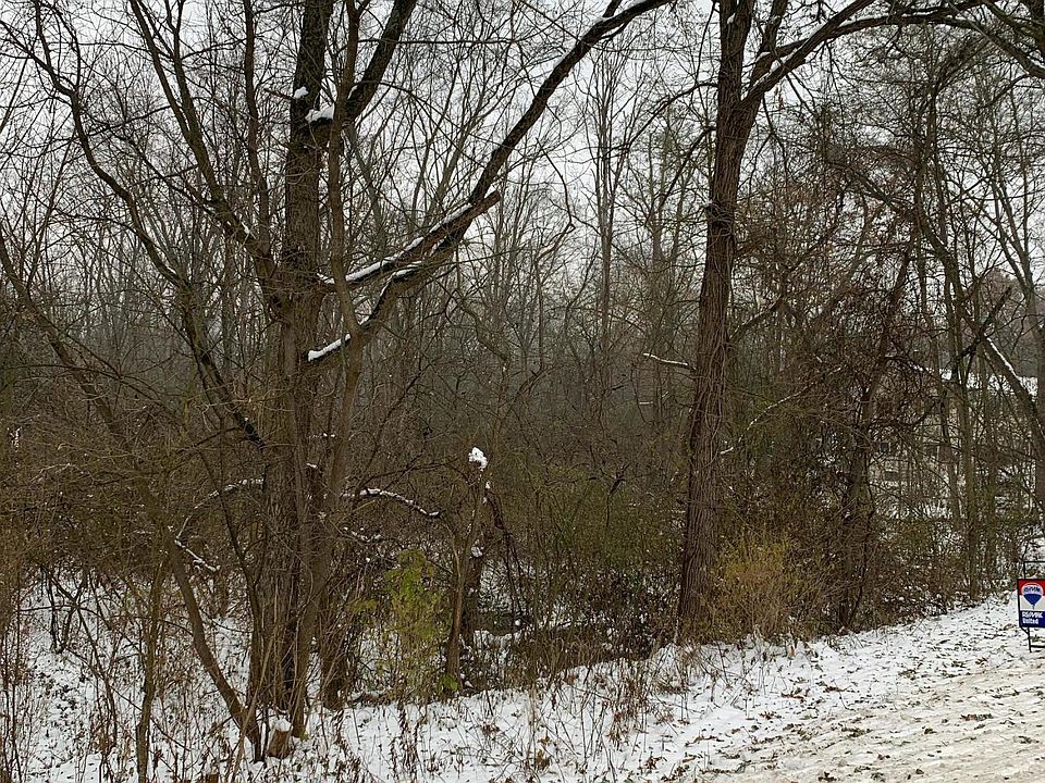 2nd image of 4010 Grand River Ct NE
