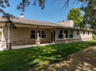 8272 E Crockett Rd, Roscoe, IL 61073