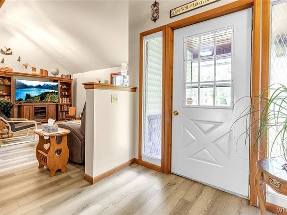 3rd image of 1956 Folsomdale Rd