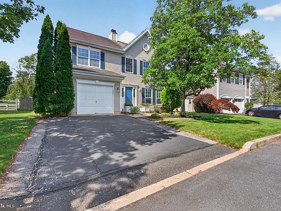 2nd image of 108 Equestrian Ln