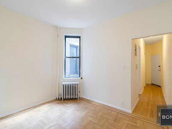 5th image of 226 E 36th St #B3