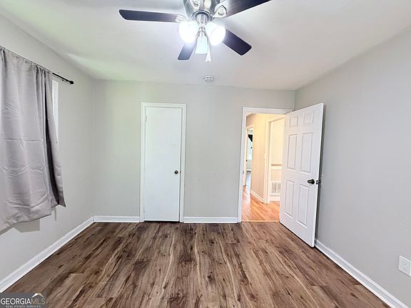 5th image of 73 Cade St