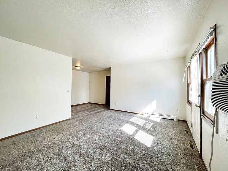 2105 5th St NW — Photo 5