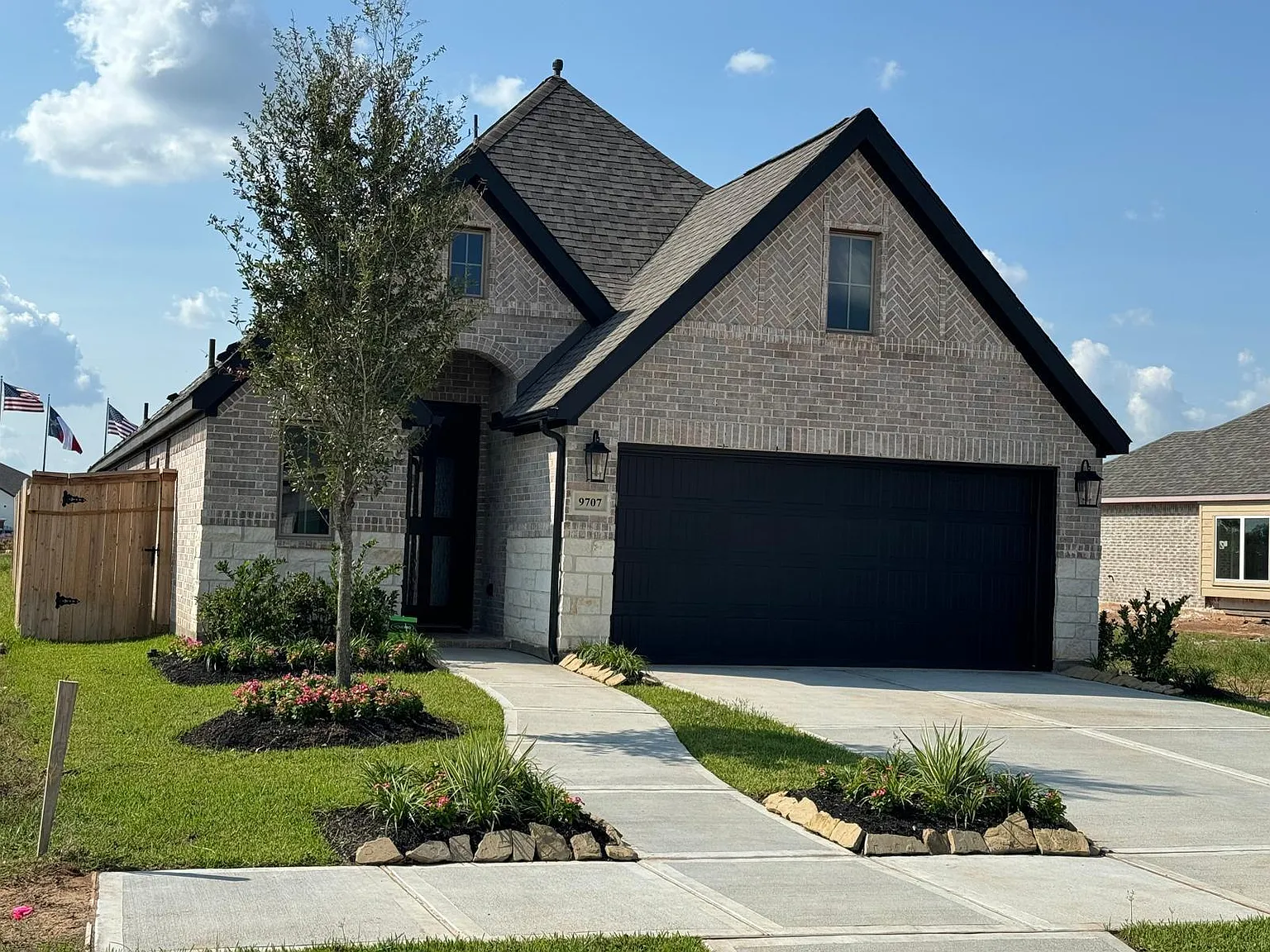 3 bed, 2.5 bath, 1807 sqft, $2,550 — Photo 1