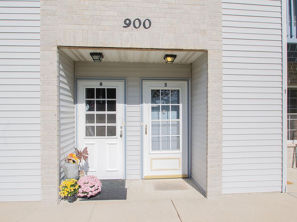 1st image of 900 Fox Creek Dr APT 5