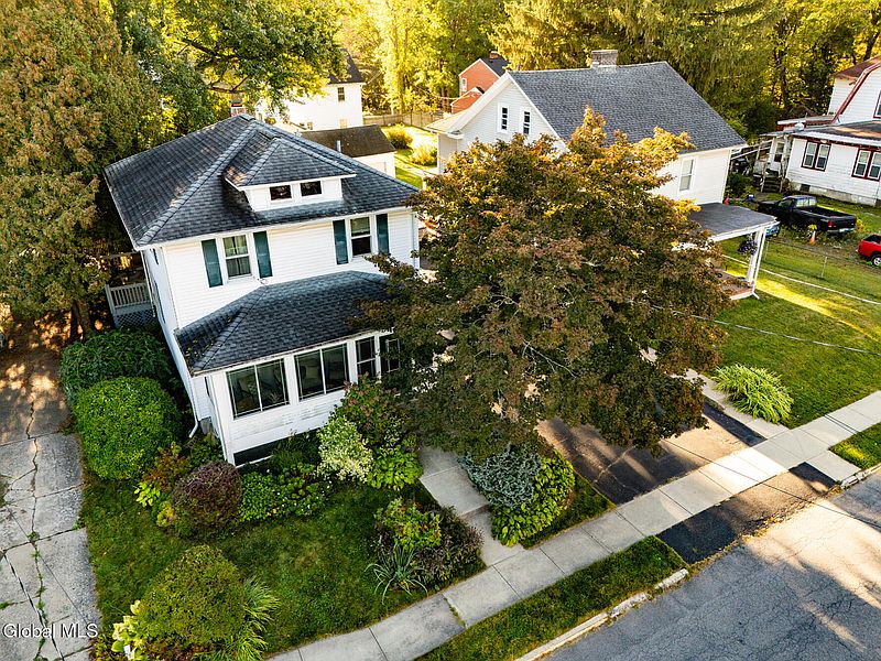 2nd image of 1936 9th Street