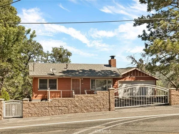 30400 Live Oak Dr, Running Springs, CA 92382