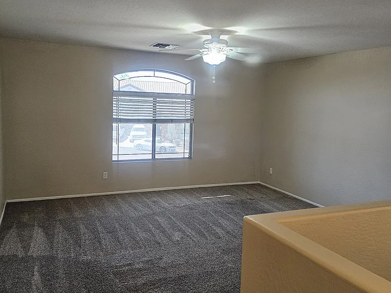 586 W Cobblestone Ct — Photo 8
