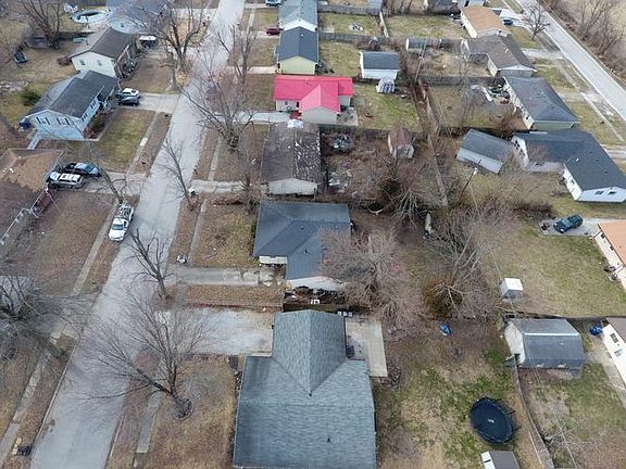 4th image of 1930 E Lexington Dr