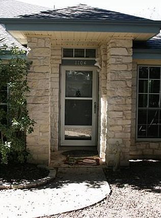 4th image of 1104 Twin Creek Dr