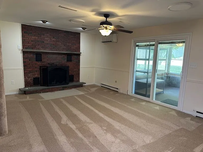 307 Evergreen St — Photo 3