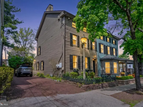 70 W Bridge St, New Hope, PA 18938