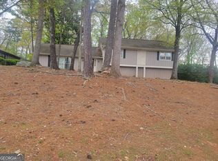 5251 Greenpoint Dr, Stone Mountain, GA 30088