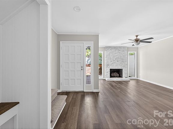 4th image of 1610 Renard Ridge Rd