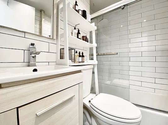 Rented by Voro NYC | media 4