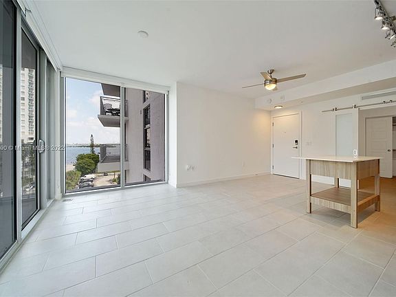 3rd image of 2151 N Bayshore Dr #1-205