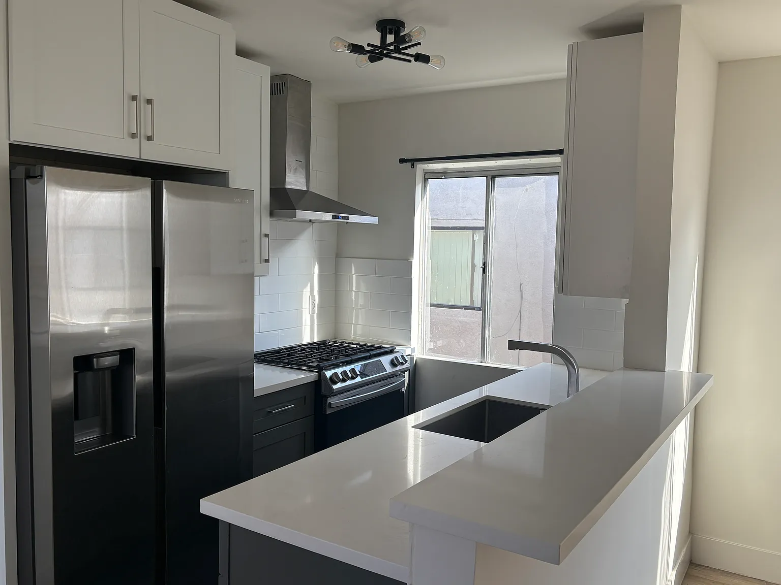 1 bed, 700 sqft, $1,890 — Photo 1