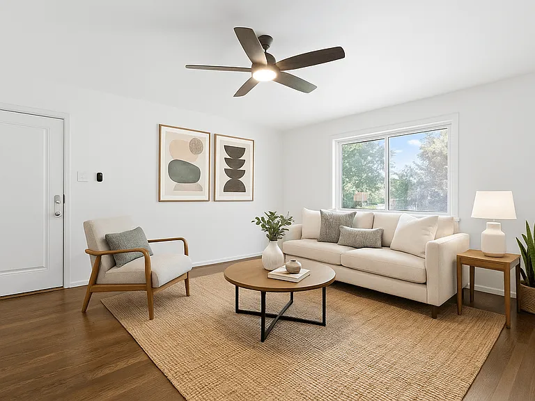 Clermont Apartments — Photo 1