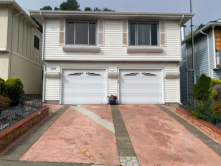 134 Morton Dr — Photo 1