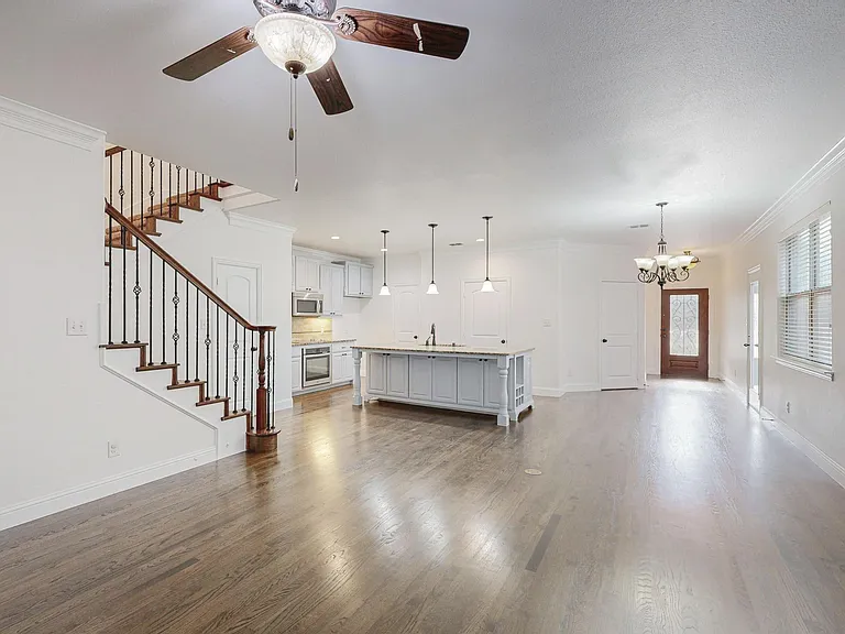 712 Davinci Ct — Photo 3