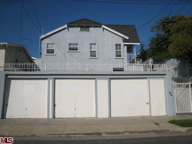 1st image of 2151 Kent St