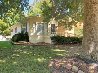 683 Wentz St, Brookfield, MO 64628