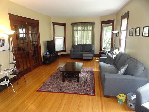 5th image of 728 E 2nd Ave