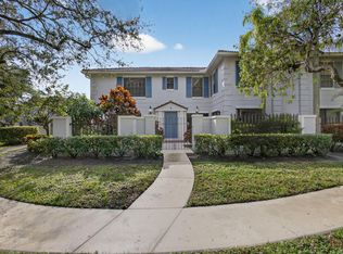 357 Prestwick Cir APT 2, Palm Beach Gardens, FL 33418