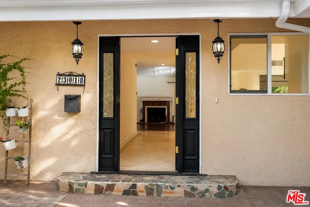 3 bed, 2.5 bath, 1942 sqft, $5,000 — Photo 4