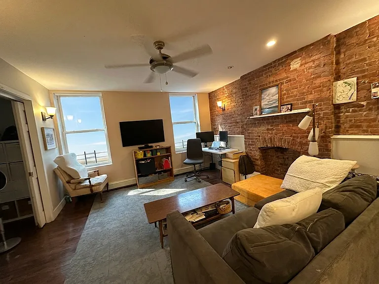 374 Van Brunt St #2 — Photo 1