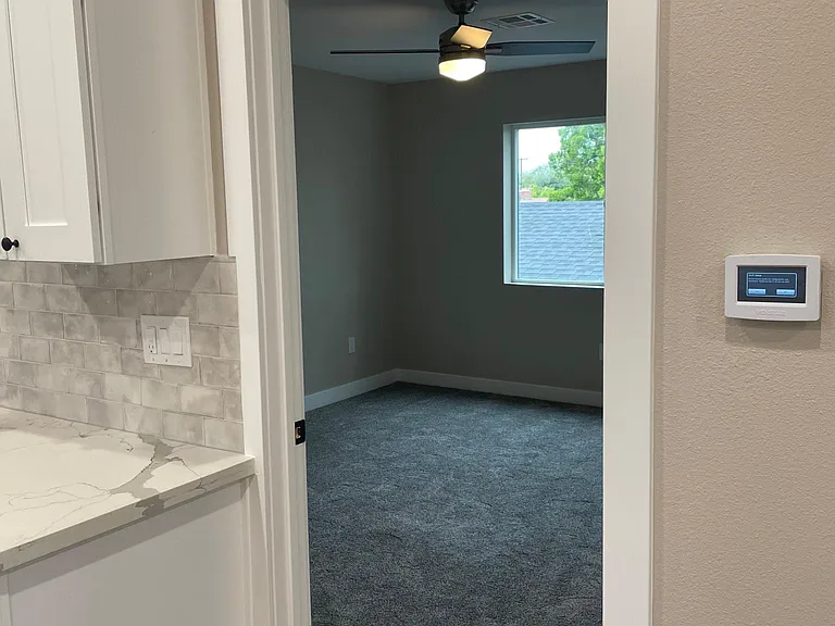 824 S Dune St #B — Photo 4