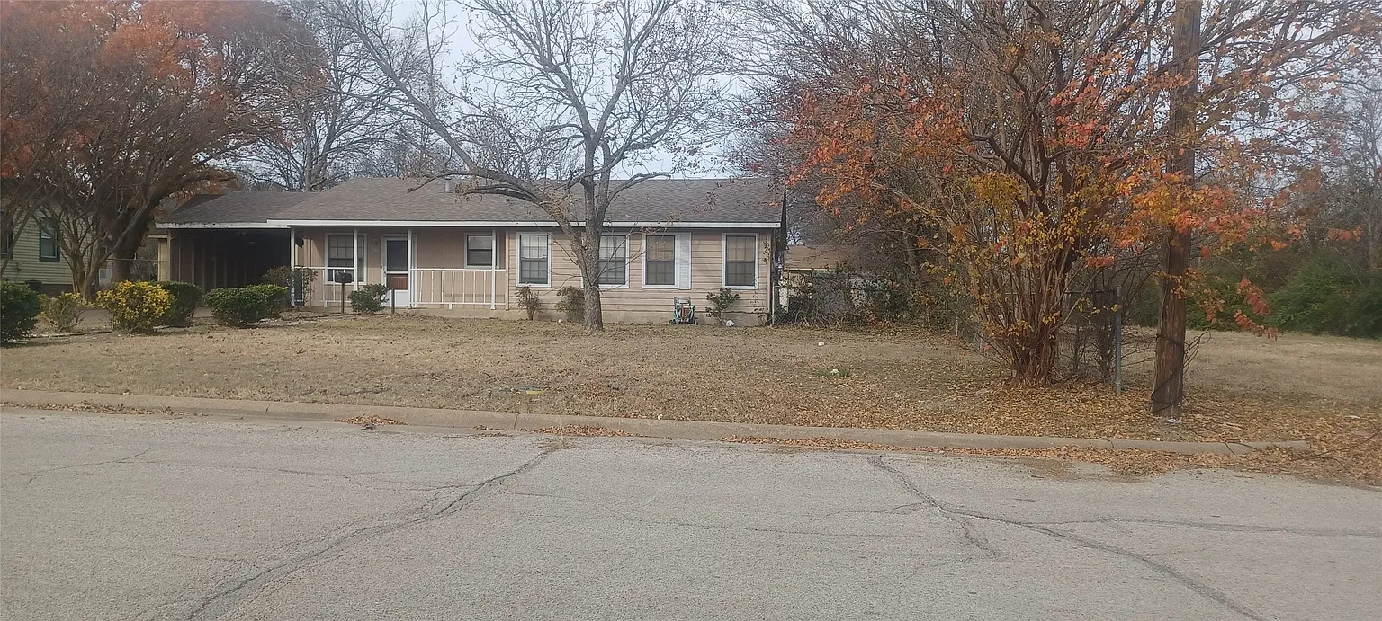 609 W 8th St photo 1