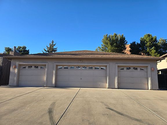 2nd image of 340 Fairway Oaks Dr Unit B