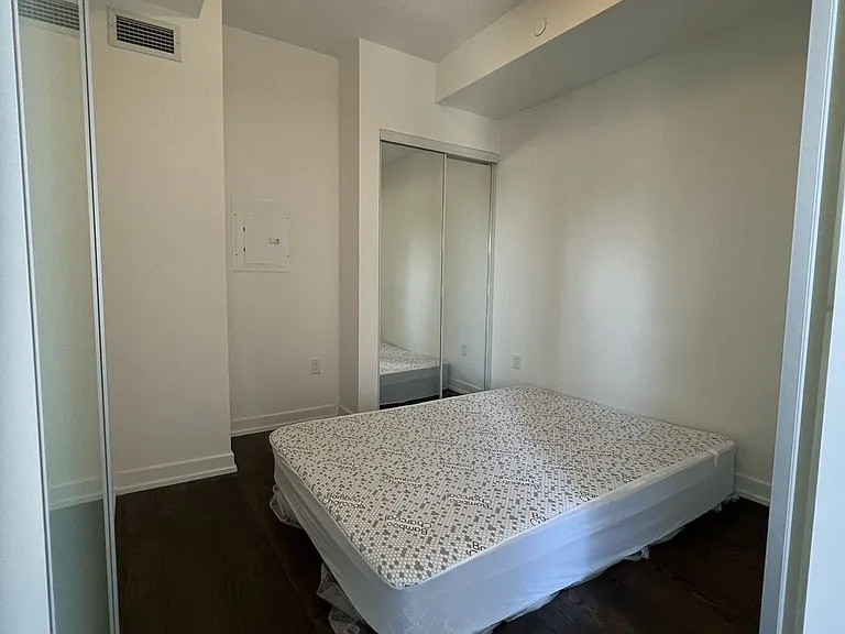 1 Yorkville Ave #704 — Photo 9