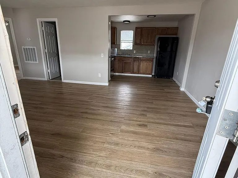 2575 Primrose St — Photo 6