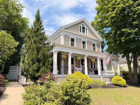 38 Salem St #B, Reading, MA 01867