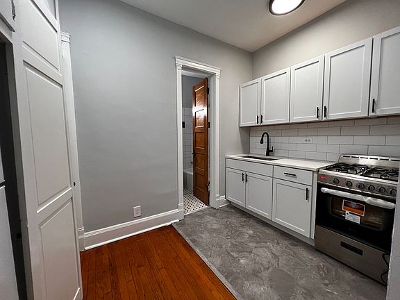 2nd image of 815 W Belle Plaine Ave APT 2F