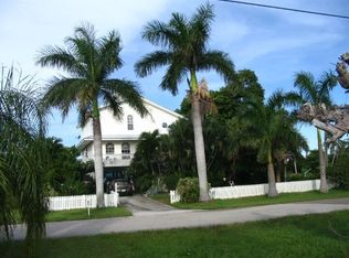 2357 Sapodilla Ln, Saint James City, FL 33956