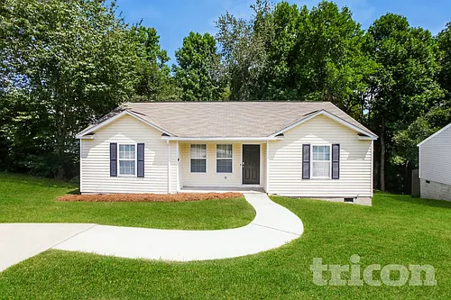 201 Trowbridge Rd Photo 1