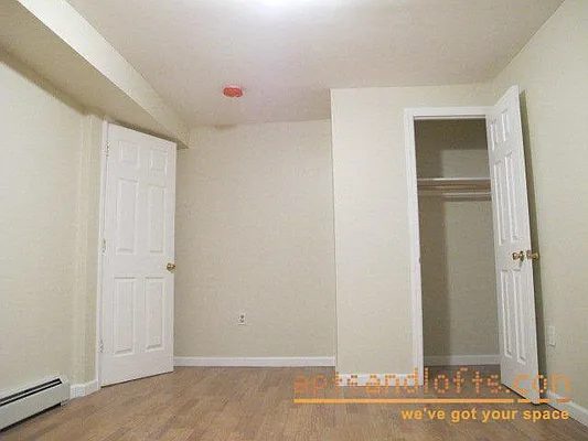 Rented by aptsandlofts.com | media 10