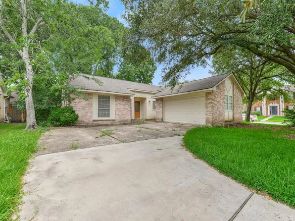 15206 Woodhorn Dr, Houston, TX 77062