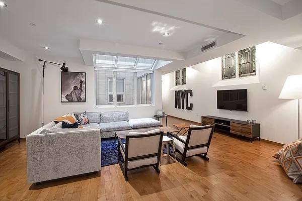 Rented by Engel & Völkers New York City | media 9