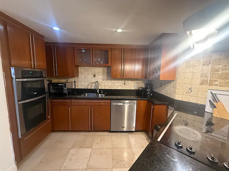 801 Brickell Bay Dr #470 — Photo 10