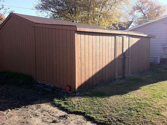 4th image of 17236 Anne Ave