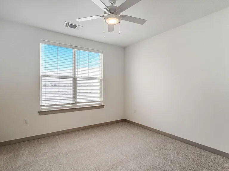 Allure Apartments — Photo 62
